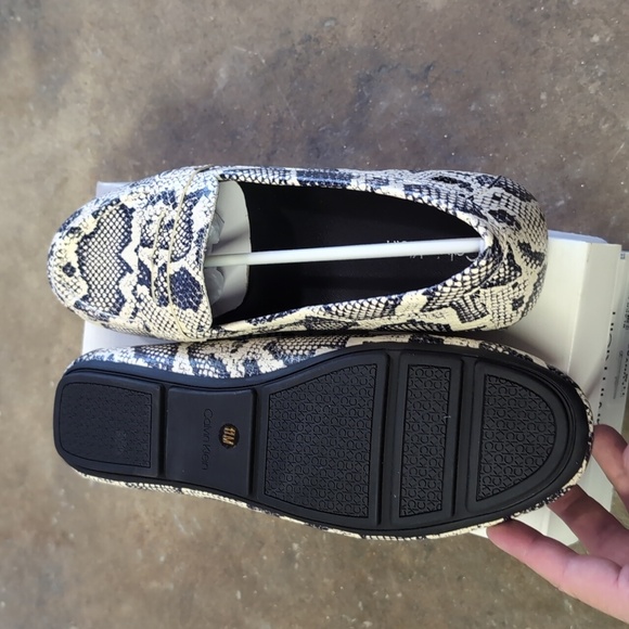 Calvin Klein Women's Lunya Loafer - Picture 6 of 7